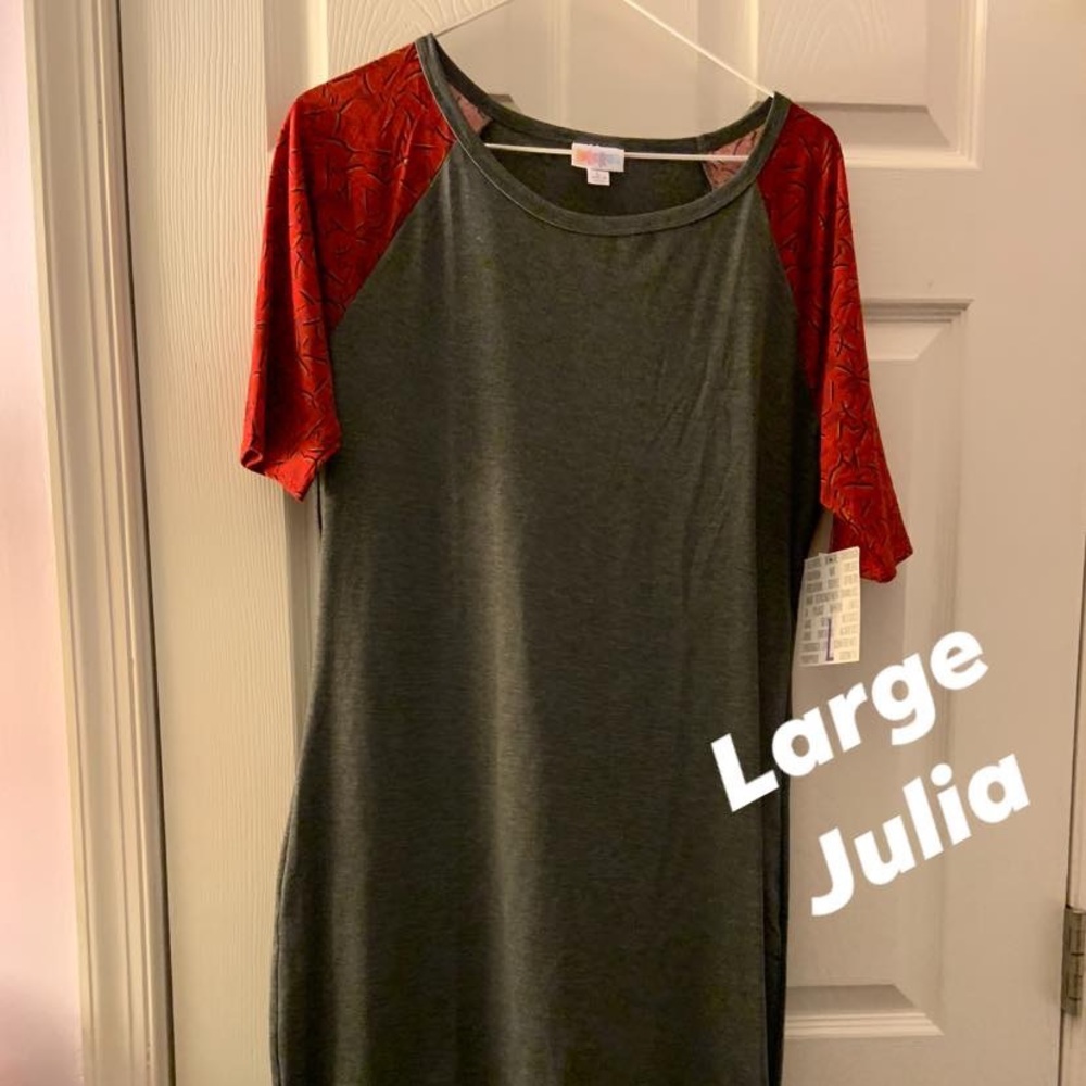 LLR Julia (grey and red)